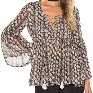 Show Me Your MuMu Poet Tie Top